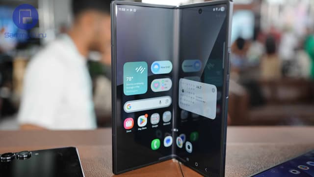 Galaxy Z Fold 7 Review: I Ditched My Slab Phone… and Things Got Interesting